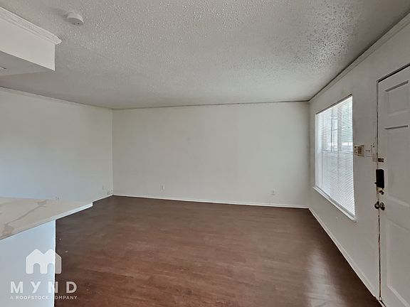4th image of 3624 Parkridge Dr APT 113
