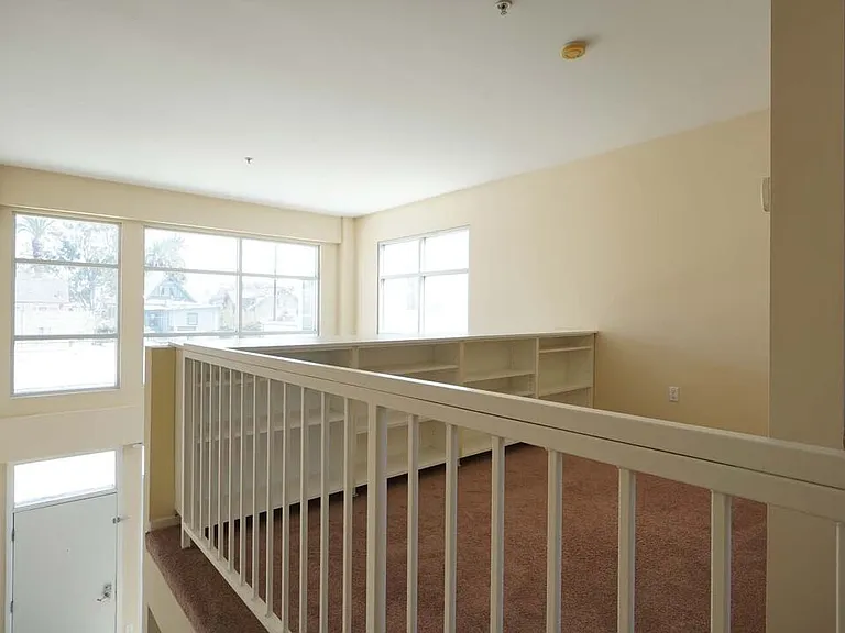 922 W 23rd St #206 — Photo 7
