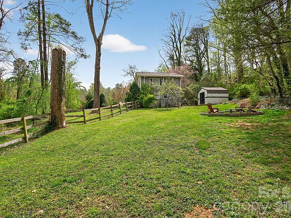 3rd image of 3 Ellenwood Dr