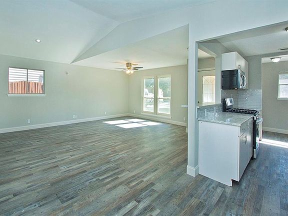 4th image of 2909 Windmill Ln