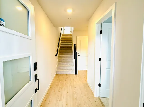 2116 N 147th St Unit B, Seattle, WA 98133