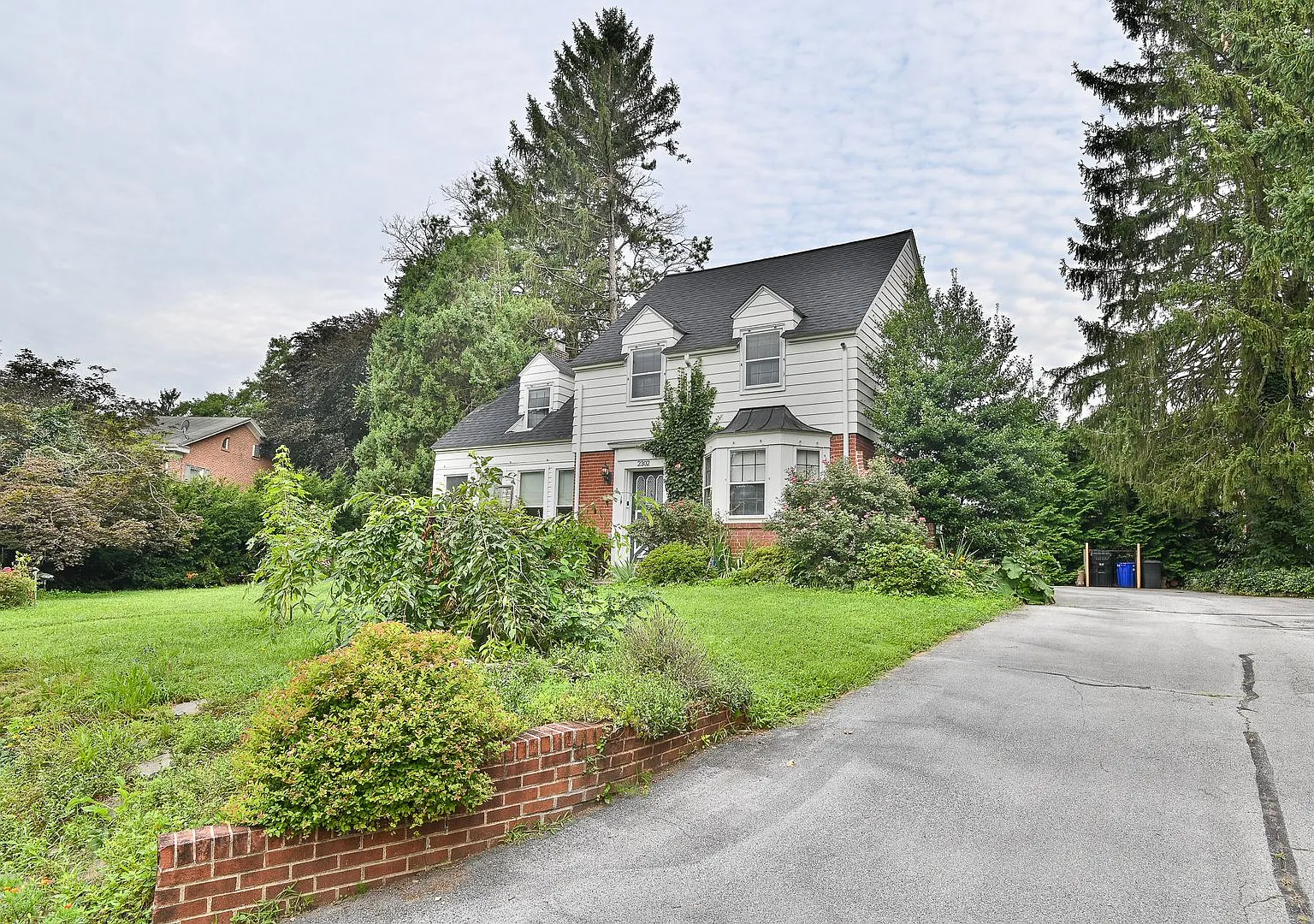 Beautiful Single Family in Bellevue Park — Photo 3