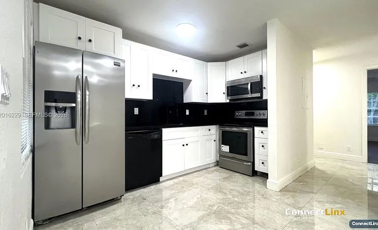 11307 Port St — Photo 1