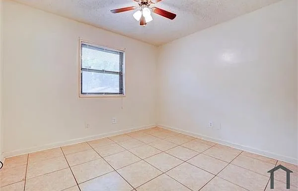 306 Evergreen Hl — Photo 13
