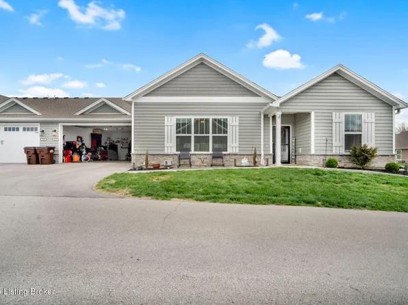 5007 Woodridge Lake Blvd, Louisville, KY 40272