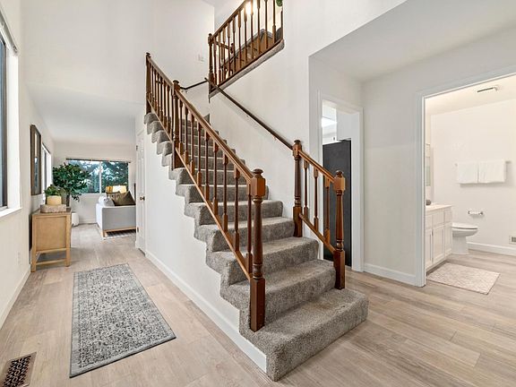 3rd image of 108 Manresa Ct