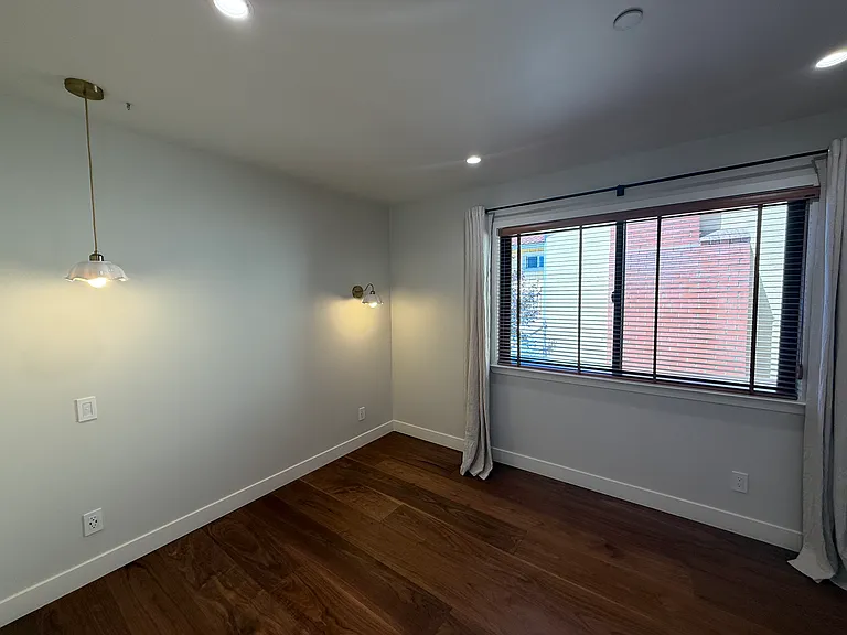 2428 Lincoln Ave — Photo 12
