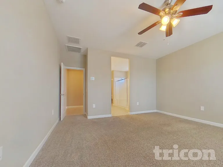 30033 W Cheery Lynn Rd — Photo 4