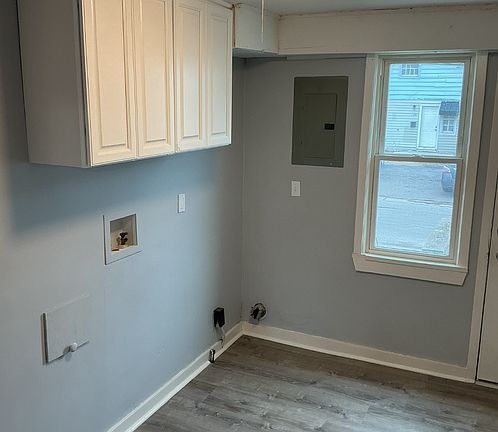 2nd image of 11-23 Blackmore St