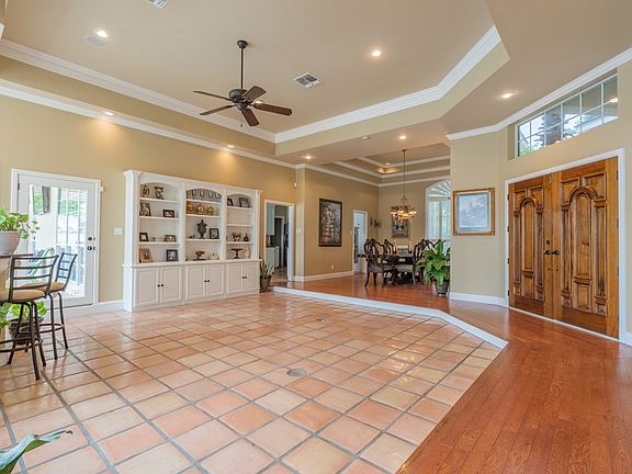 5th image of 1400 Doral Ct