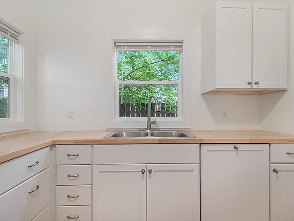 2nd image of 850 Union Ave SE