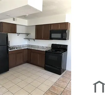 4727 Corsaire Ave — Photo 2