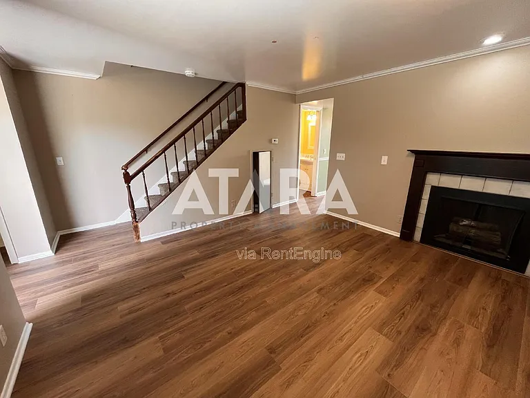 330 N 100 E #1 — Photo 8