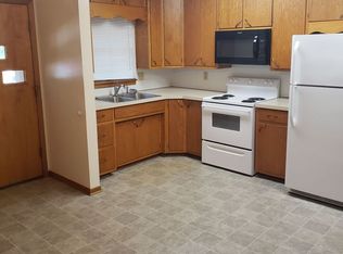23 E Bloomer St APT 21, Morristown, MN 55052
