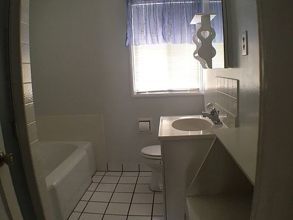 2nd image of 842 Kenyon Ave