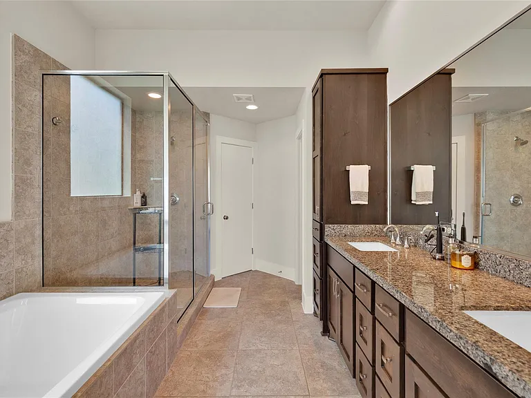 1413 Nagle St — Photo 24