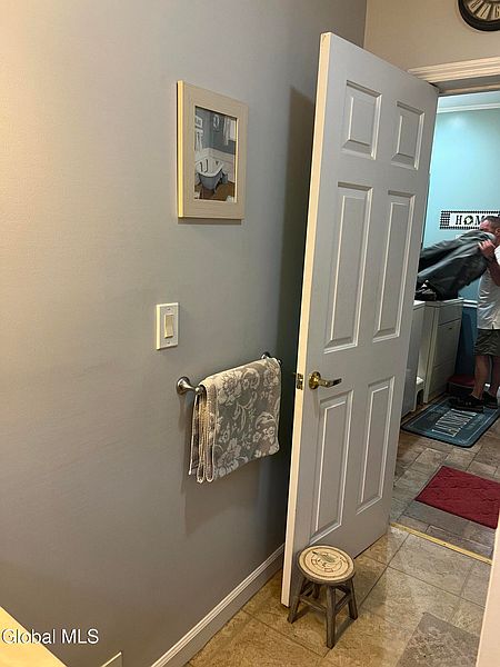 4th image of 23 Nellis Street
