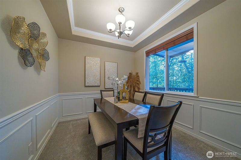 5th image of 9212 18th Avenue W