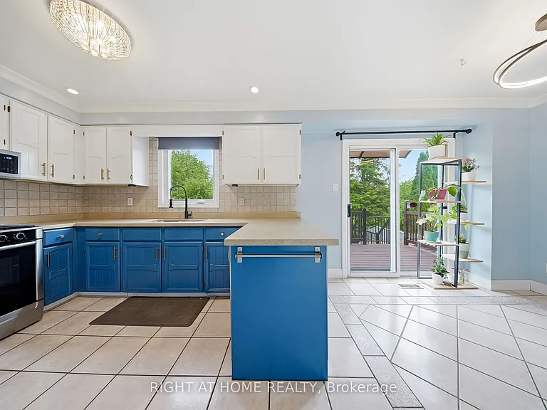 29 Sunforest Dr — Photo 23
