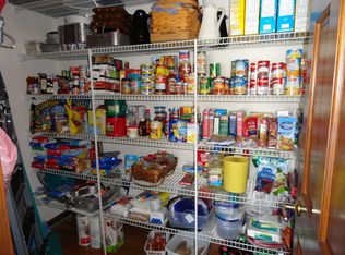 919 Saint Andrews Cir, Geneva, IL 60134