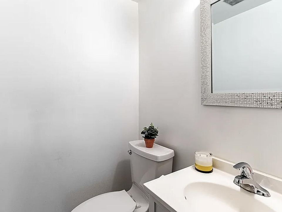 1/2 Bath