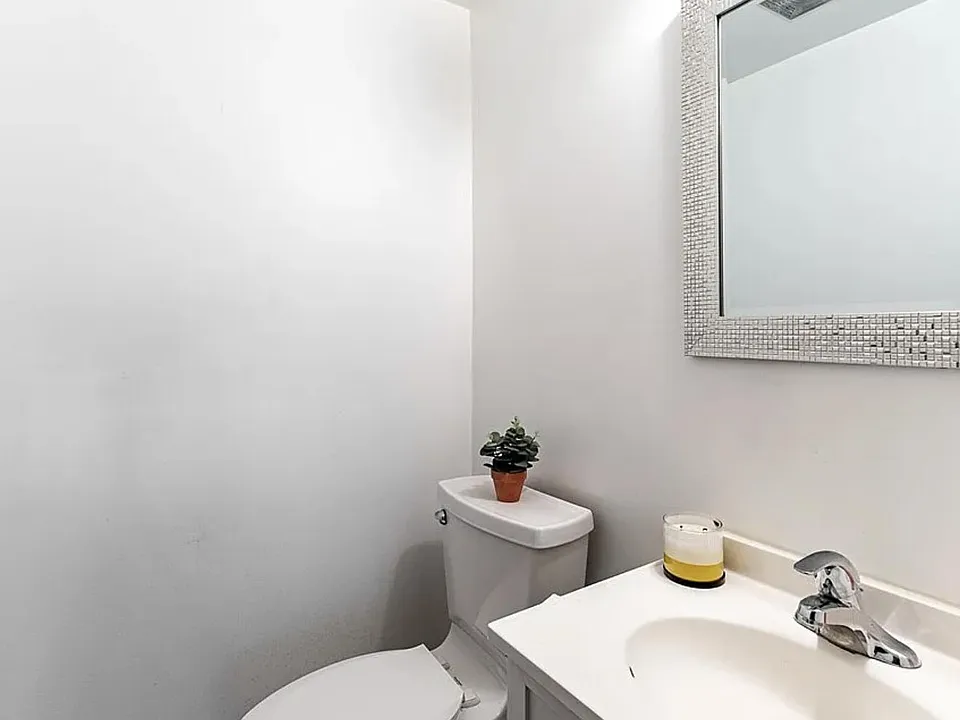 1/2 Bath