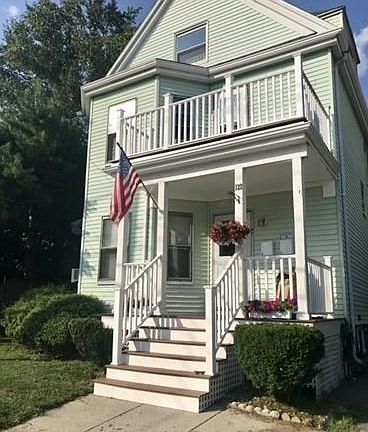 2nd image of 122 Thacher St #1