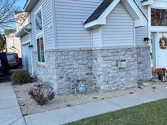 3rd image of 6835 Meadow Grass Ln S