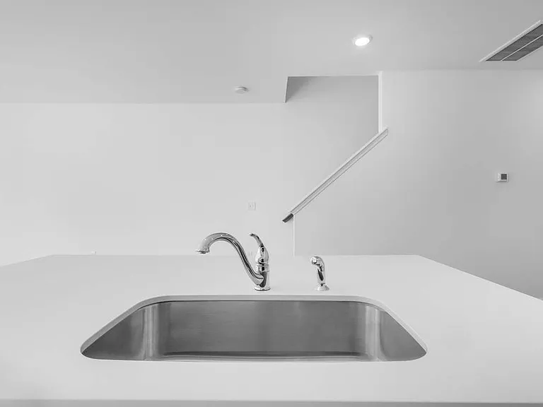 75 Broward Ln — Photo 4