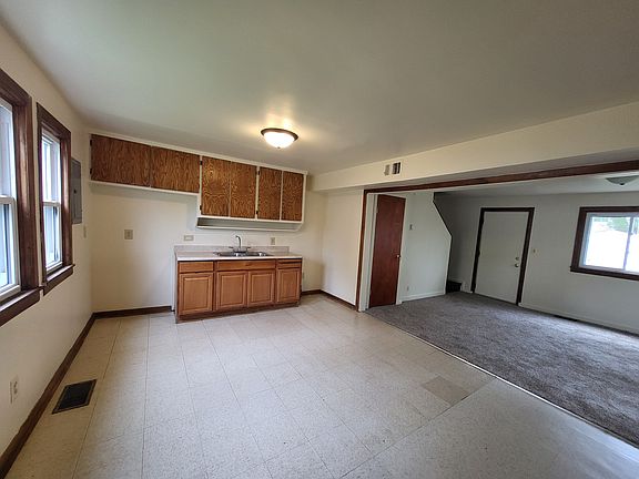 4th image of 33058 Alanson St