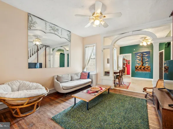 2002 S 4th St, Philadelphia, PA 19148