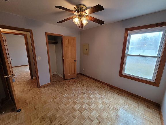 5th image of 2516 E 36th Ave