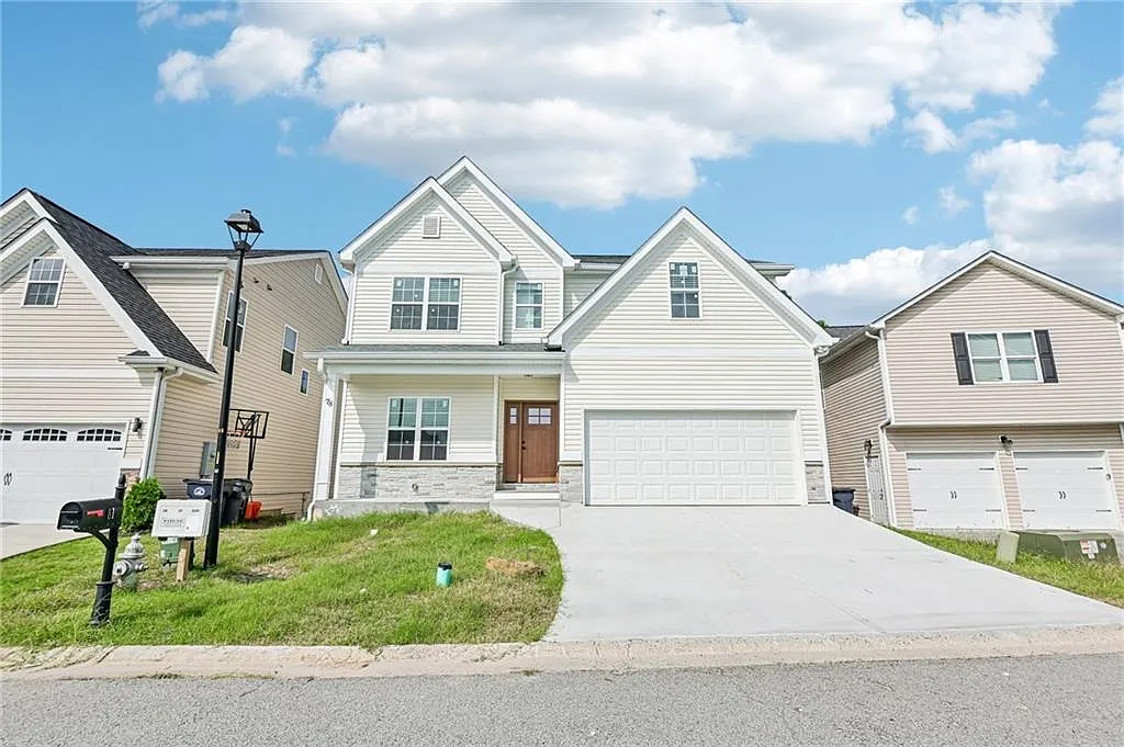 4 bed, 3.5 bath, 2730 sqft, $2,650 — Photo 3