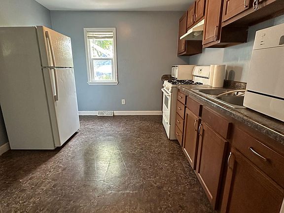 2nd image of 32213 Oscoda Ct