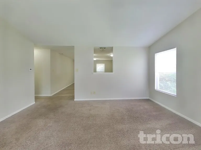 8643 Hopewell Ct — Photo 2