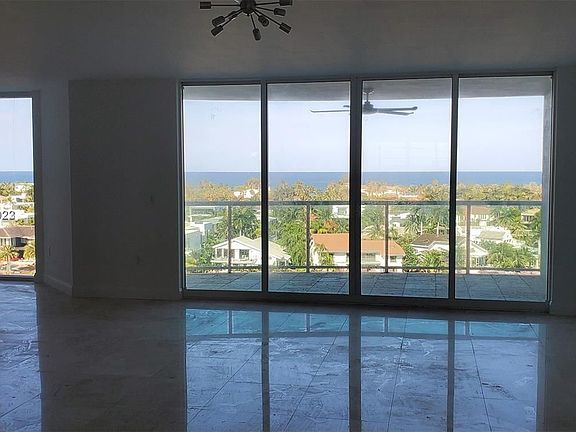 4th image of 20201 E Country Club Dr APT 909