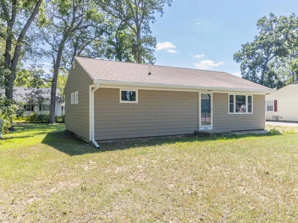 827 Hosier Dr, New Castle, IN 47362