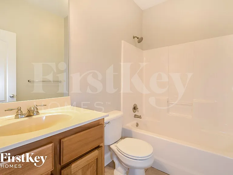 4345 Canterbury St — Photo 13