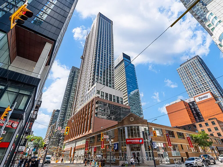 400 King St W #1701 — Photo 2