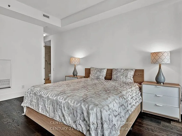 50 Charles St E #4906 — Photo 5