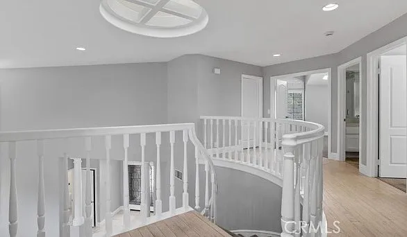 4 bed, 4.5 bath, 3520 sqft, $8,200 — Photo 3