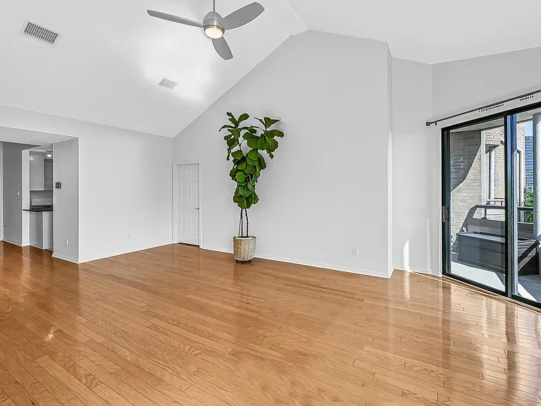 5200 Weslayan St #303 — Photo 11