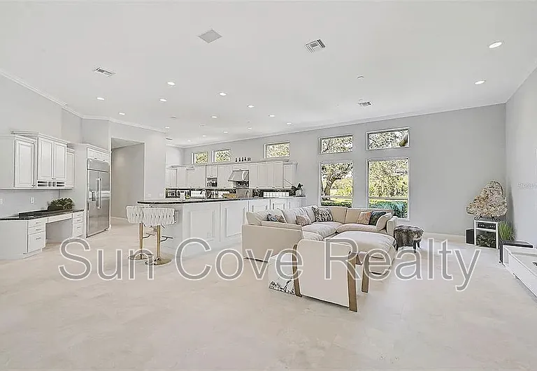 854 Macewen Dr — Photo 15