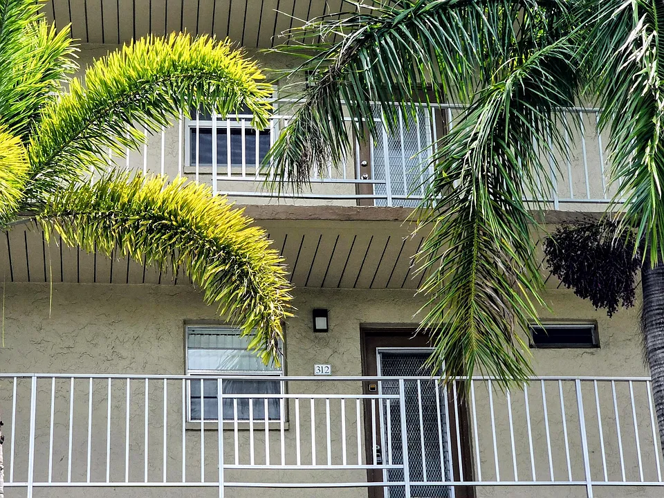 330 NE 26th Ave #3120
