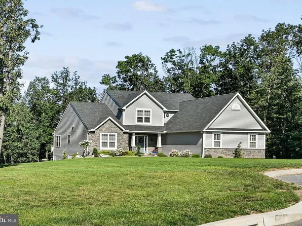 33 Cisella Dr, Pottsville, PA 17901