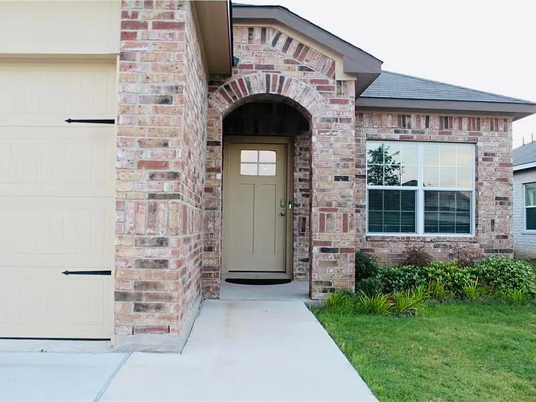 18422 Stevie Ray Dr — Photo 3