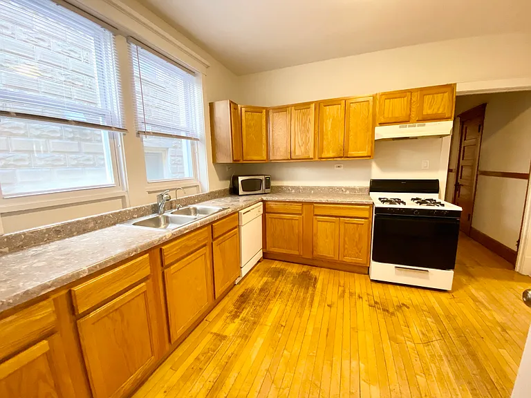 3244 N Oakley Ave #1F — Photo 13