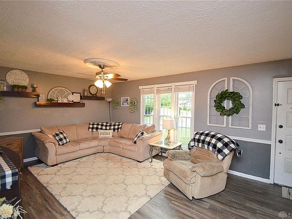 4th image of 4424 Aspen Dr