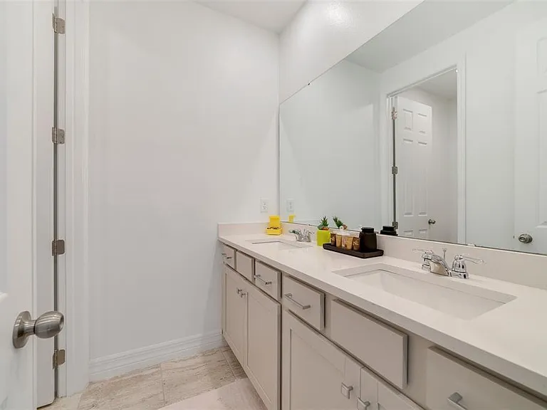 2224 Celebration Blvd — Photo 10
