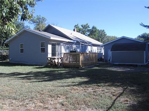 2nd image of 209 E 30th St
